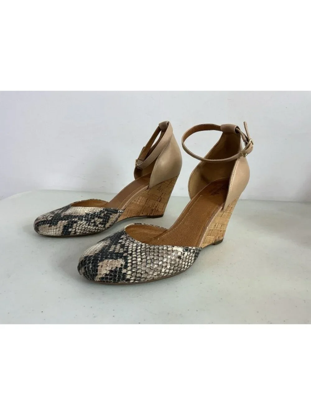 Clarks Leather Snakeskin Print Sandals  Ankle Strap Cork Wedge Heels Womens 8